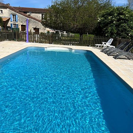 Le Petit Bijou Bed & Breakfast Saint-Fraigne Dış mekan fotoğraf