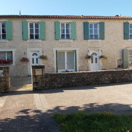 Le Petit Bijou Bed & Breakfast Saint-Fraigne Dış mekan fotoğraf