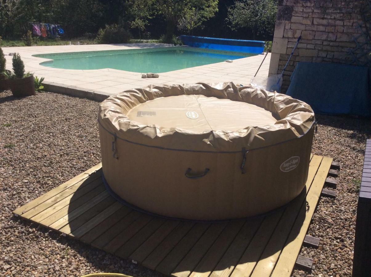 Le Petit Bijou Bed & Breakfast Saint-Fraigne Dış mekan fotoğraf
