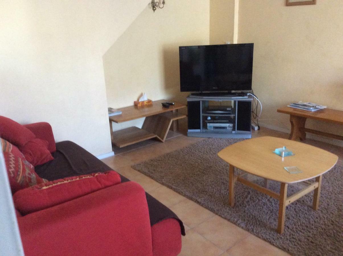 Le Petit Bijou Bed & Breakfast Saint-Fraigne Dış mekan fotoğraf